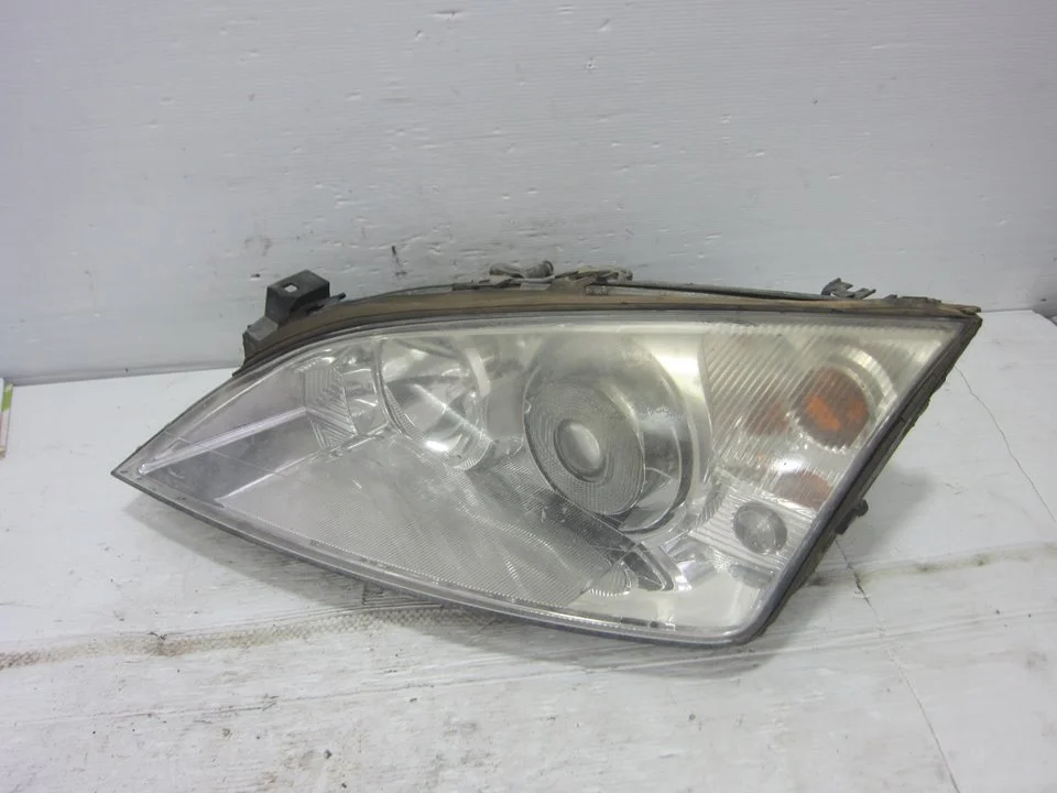Foto de FARO IZQUIERDO FORD MONDEO BERLINA (GE) 3.0 V6 24V CAT (226 CV / 166 KW) referencia 1305239172