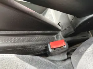Foto de ENGANCHE CINTURON DELANTERO IZQUIERDO VOLKSWAGEN PASSAT VARIANT (3B5) 1.9 TDI (110 CV / 81 KW)