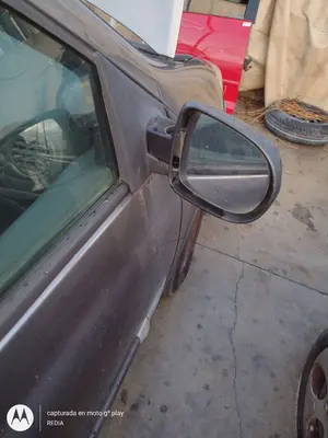 Foto de RETROVISOR DERECHO RENAULT CLIO III 1.2 16V (75 CV / 55 KW)