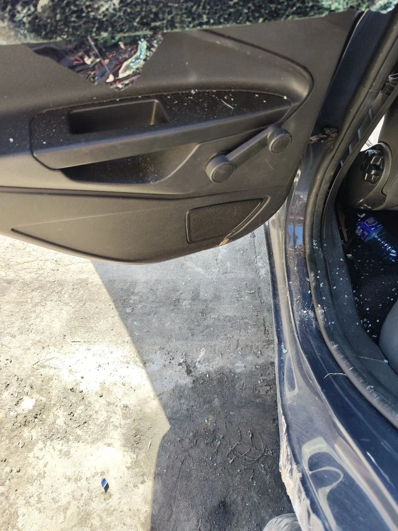 Foto de ELEVALUNAS TRASERO IZQUIERDO FORD FIESTA (CNN) 1.5 TDCi CAT (75 CV / 55 KW) referencia 2041182