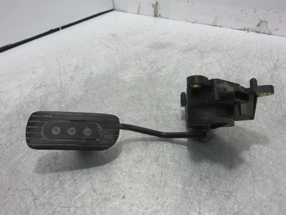 Foto de POTENCIOMETRO PEDAL NISSAN MICRA (K12E) 1.2 CAT (80 CV / 59 KW) referencia 18002AX600