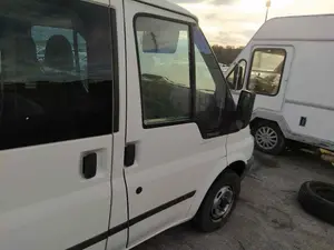 Foto de PUERTA DELANTERA DERECHA FORD TRANSIT COMBI (FY) 2.0 TD CAT (75 CV / 55 KW) referencia 4703950