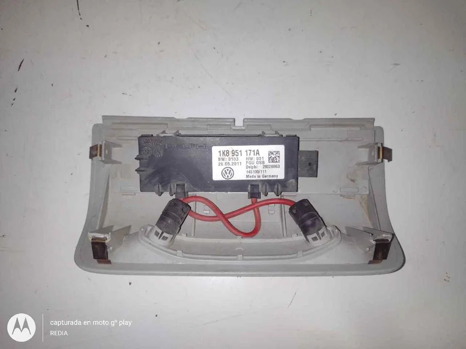 Foto de LUZ INTERIOR VOLKSWAGEN POLO V (6R1) 1.2 TDI (75 CV / 55 KW) referencia 1K8951171A