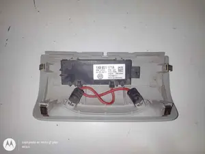 Foto de LUZ INTERIOR VOLKSWAGEN POLO V (6R1) 1.2 TDI (75 CV / 55 KW) referencia 1K8951171A foto 1