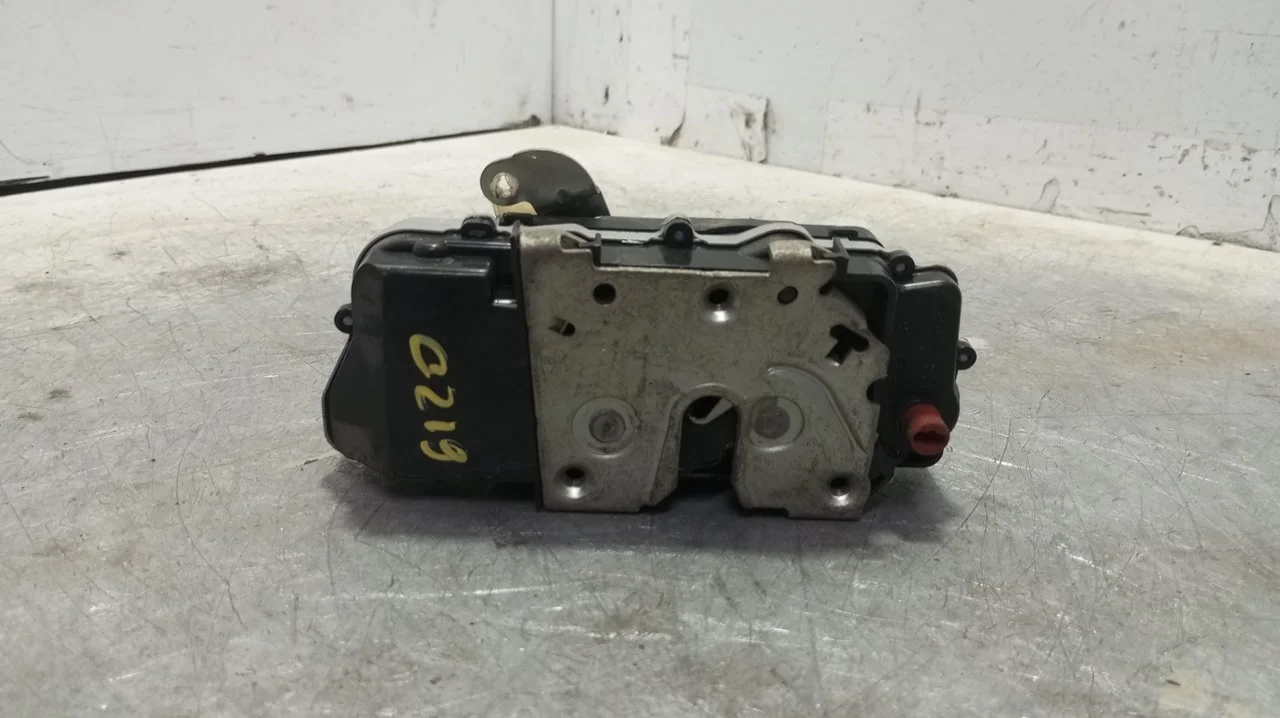 Foto de CERRADURA PUERTA TRASERA DERECHA CITROEN XSARA PICASSO 1.6 16V HDi (90 CV / 66 KW) referencia 9227615