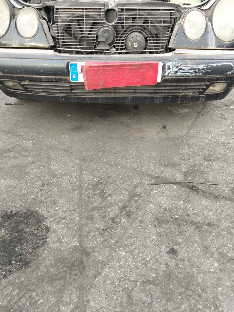 Foto de PARAGOLPES DELANTERO MERCEDES-BENZ CLASE E (BM 210) BERLINA 3.0 Diesel CAT (136 CV / 100 KW)
