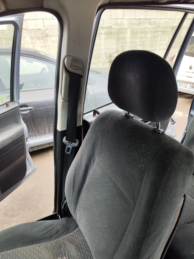 Foto de CINTURON SEGURIDAD DELANTERO DERECHO OPEL ZAFIRA A 2.0 DTI (101 CV / 74 KW)