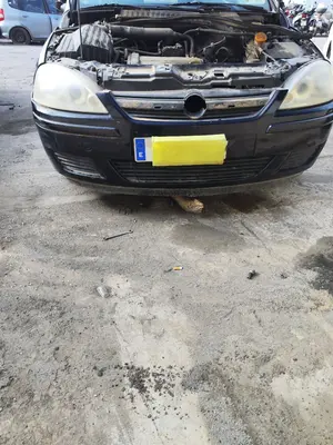 Foto de PARAGOLPES DELANTERO OPEL CORSA C 1.2 16V CAT (Z 12 XEP / LB4) (80 CV / 59 KW)