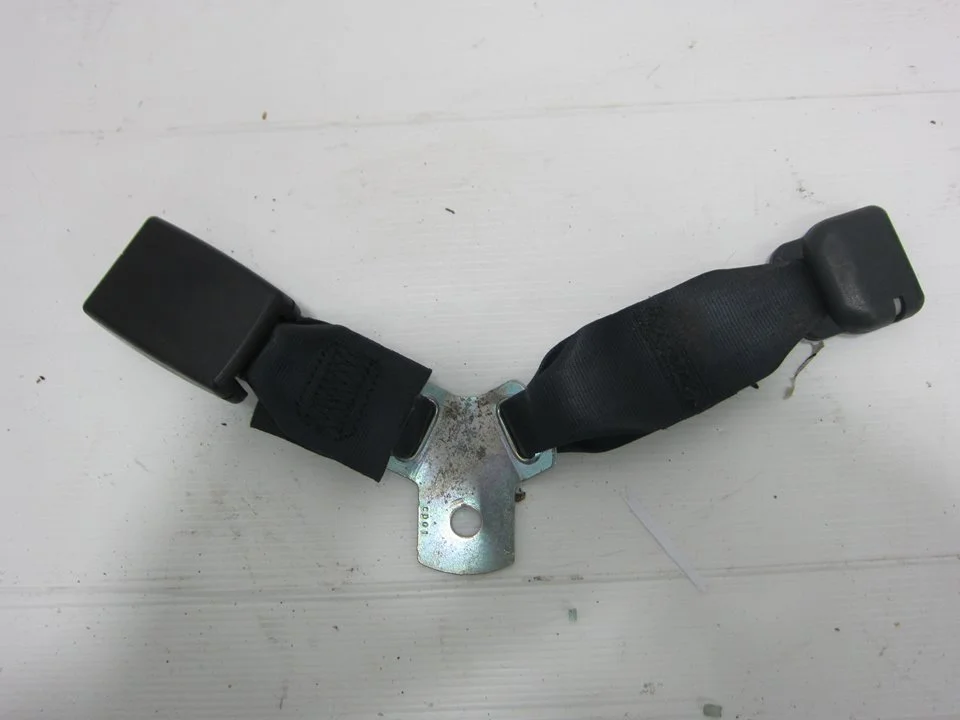Foto de ENGANCHE CINTURON TRASERO CENTRAL MITSUBISHI ASX (GA0W) 1.6 CAT (117 CV / 86 KW) referencia 6174616A