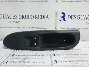 Foto de MANDO ELEVALUNAS DELANTERO IZQUIERDO RENAULT CLIO II FASE II (B/CB0) referencia 8200084003 foto 1