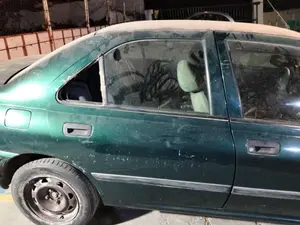 Foto de PUERTA TRASERA DERECHA PEUGEOT 406 BERLINA (S1/S2) 2.0 HDi CAT (90 CV / 66 KW) referencia 9008G2