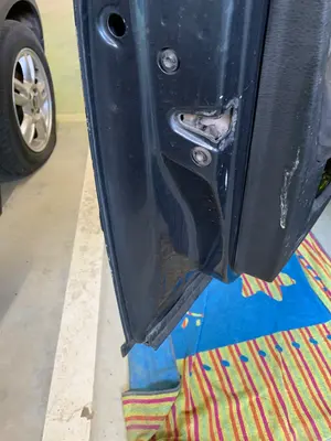 Foto de CERRADURA PUERTA DELANTERA IZQUIERDA VOLKSWAGEN GOLF IV BERLINA (1J1)(10.1997) 1.9 TDI (110 CV / 81 KW) referencia 6X1837013C foto 2