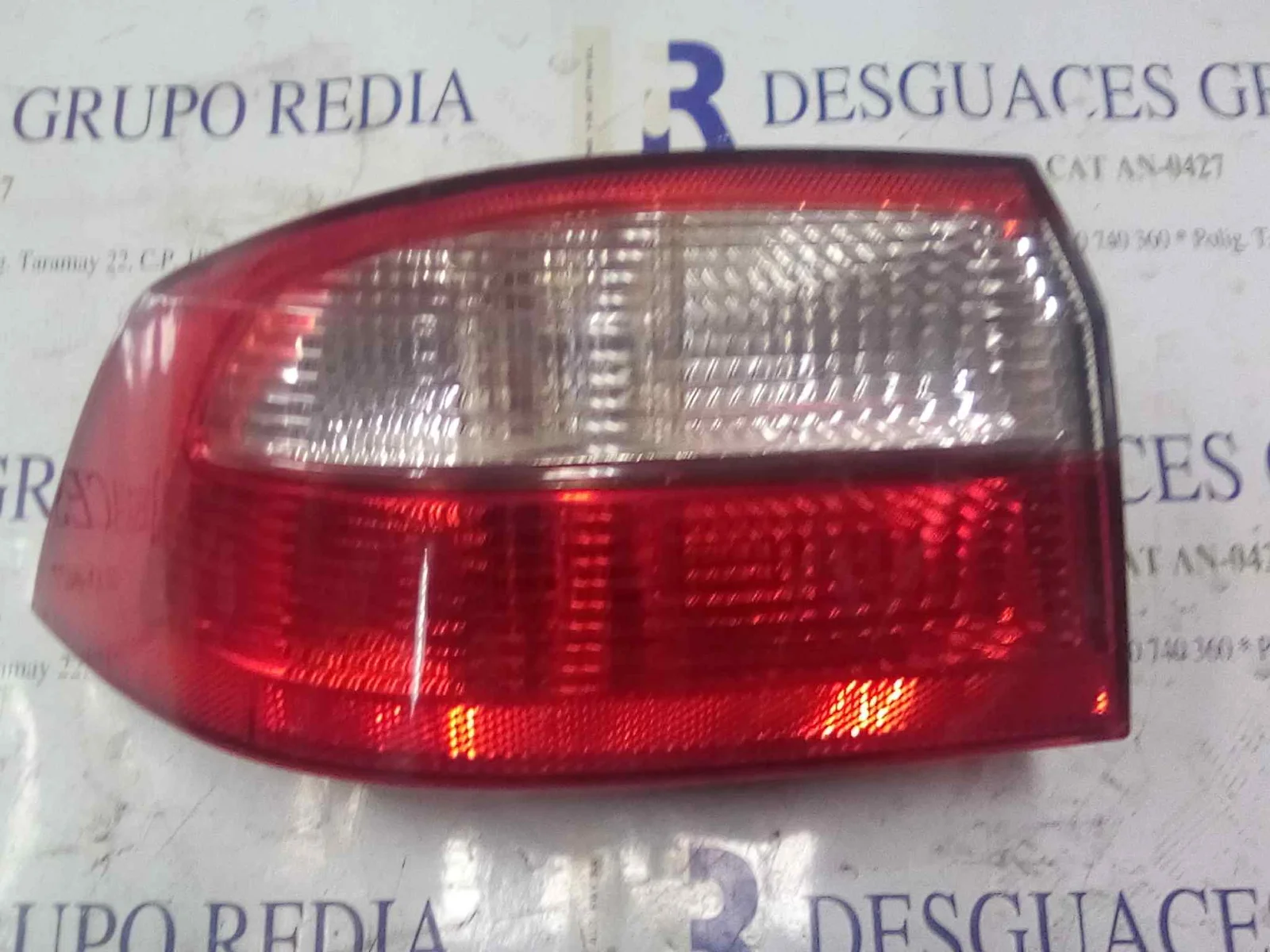 Foto de PILOTO TRASERO IZQUIERDO RENAULT LAGUNA II (BG0) referencia 11A352