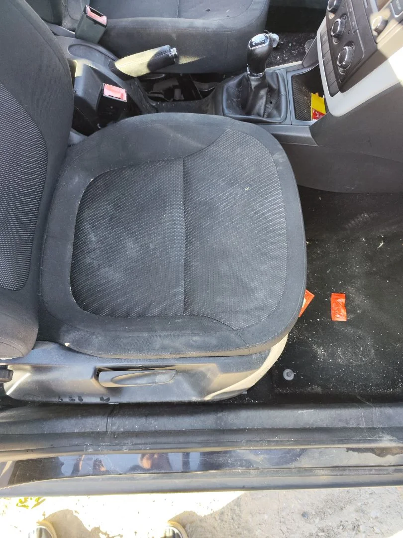 Foto de ASIENTO DELANTERO DERECHO SKODA YETI (5L)(2009) 2.0 TDI (110 CV / 81 KW) referencia 5L6881022A