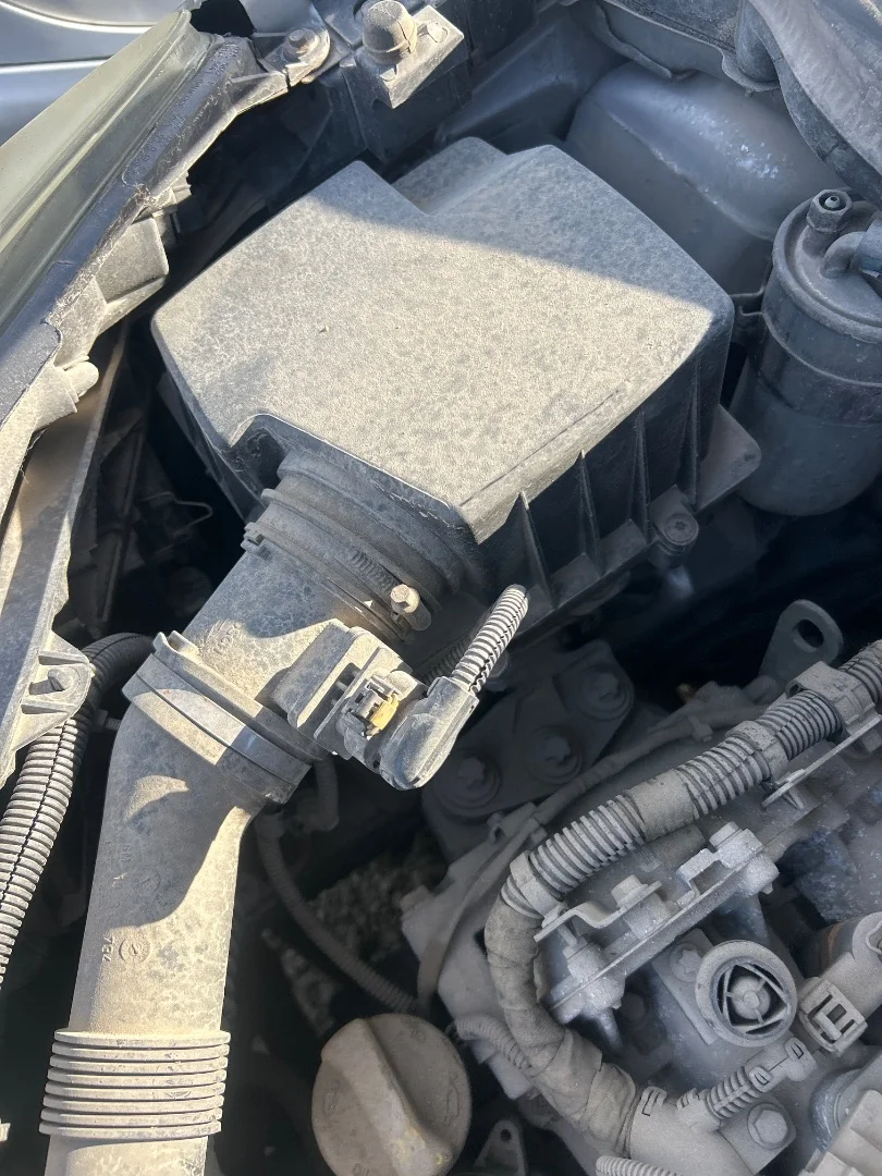 Foto de CAJA FILTRO AIRE OPEL CORSA D 1.3 16V CDTI (75 CV / 55 KW) referencia 13275926