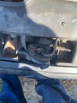 Foto de CERRADURA CAPO VOLKSWAGEN GOLF III (1H1)(11.1991) 2.0 (116 CV / 85 KW) referencia 1H0823509B foto 3