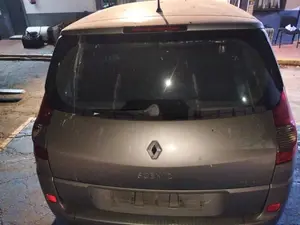 Foto de PORTON TRASERO RENAULT SCENIC II (JM)