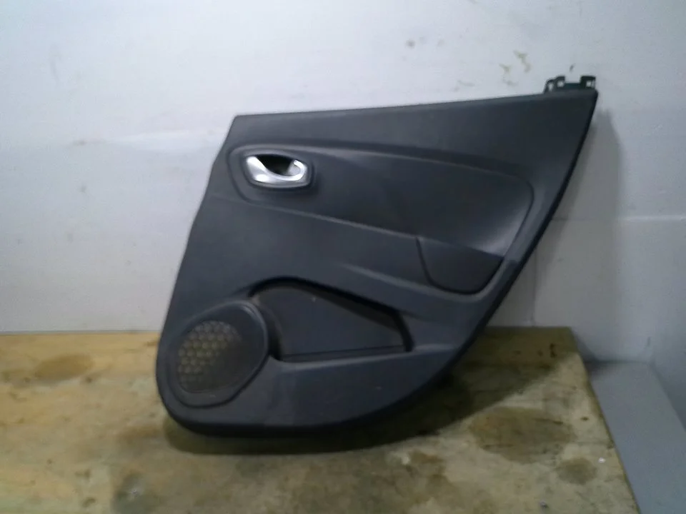 Foto de GUARNECIDO PUERTA TRASERA DERECHA RENAULT CLIO IV GRANDTOUR 0.9 Energy (90 CV / 66 KW) referencia 829A08244R