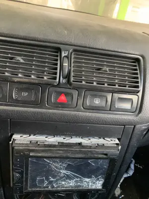 Foto de WARNING VOLKSWAGEN GOLF IV BERLINA (1J1)(10.1997) 1.9 TDI (101 CV / 74 KW)