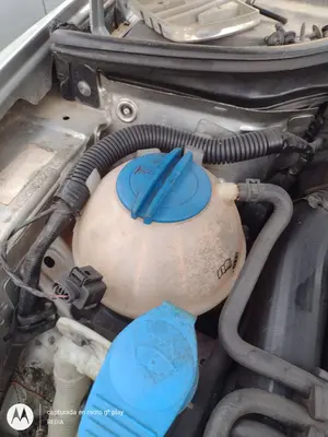 Foto de DEPOSITO EXPANSION SEAT LEON (1P1) 1.9 TDI (105 CV / 77 KW) referencia 1K0121407F