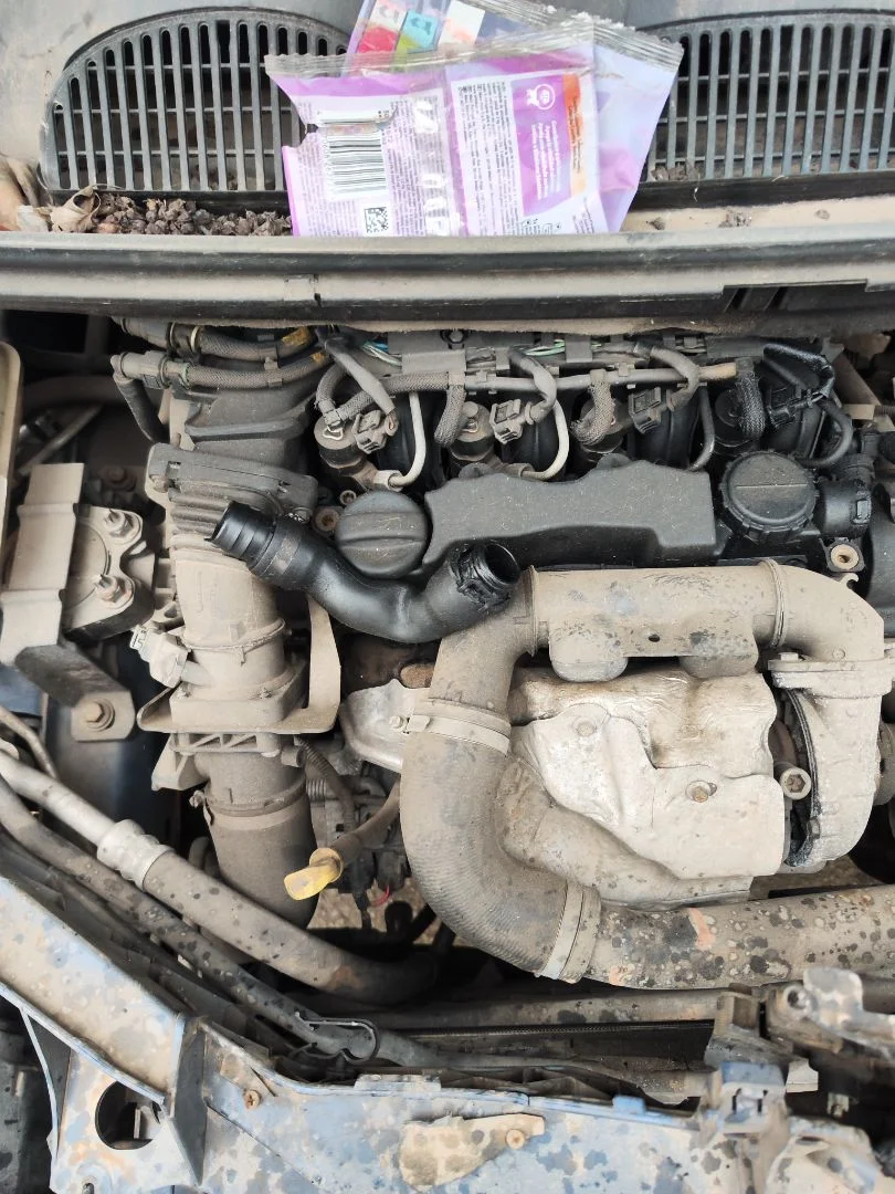 Foto de MOTOR COMPLETO FORD FOCUS C-MAX (CAP)(2003) 1.6 TDCi CAT (109 CV / 80 KW) referencia G8DA