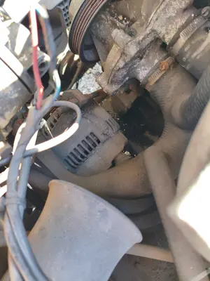 Foto de ALTERNADOR JAGUAR XJ 3.2 CAT (211 CV / 155 KW)
