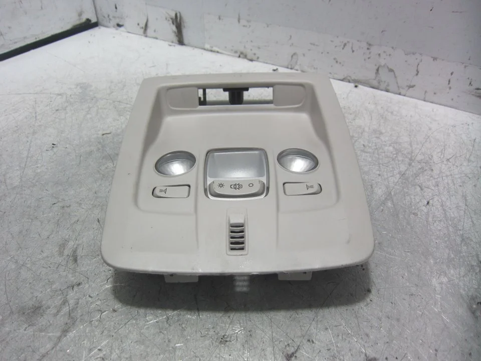 Foto de LUZ INTERIOR CITROEN C4 CACTUS 1.2 12V VTi (82 CV / 60 KW) referencia 9801287677