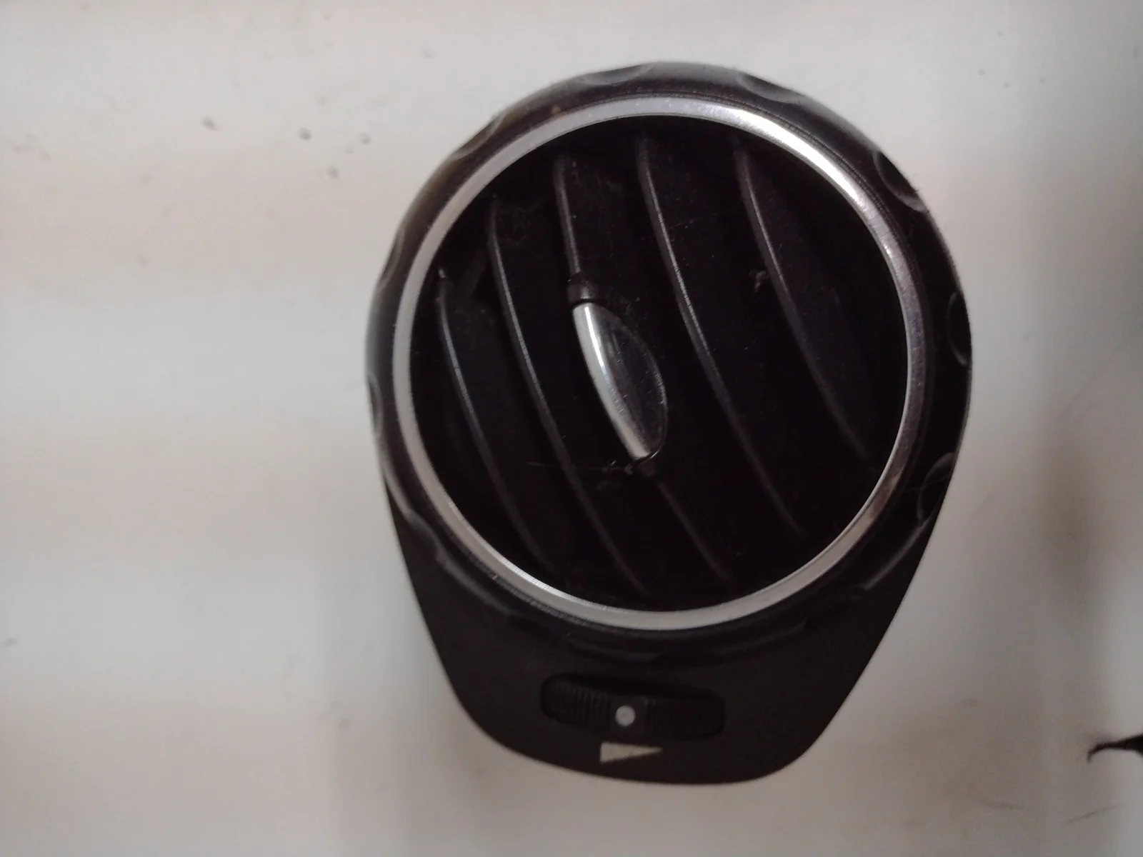 Foto de REJILLA AIREADORA ALFA ROMEO 147 (190)