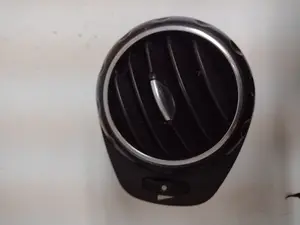 Foto de REJILLA AIREADORA ALFA ROMEO 147 (190)