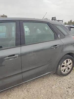 Foto de PUERTA TRASERA IZQUIERDA CITROEN C4 PICASSO/SPACETOURER 1.6 HDi FAP (92 CV / 68 KW) referencia 9801573080