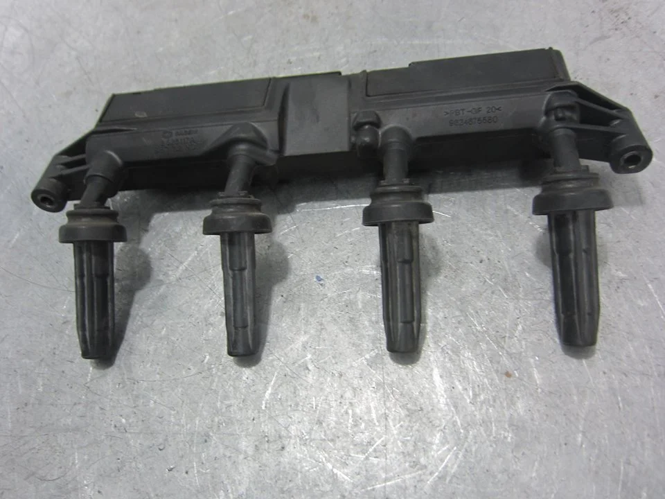 Foto de BOBINA ENCENDIDO PEUGEOT 206 1.6 (88 CV / 65 KW) referencia 9624675580