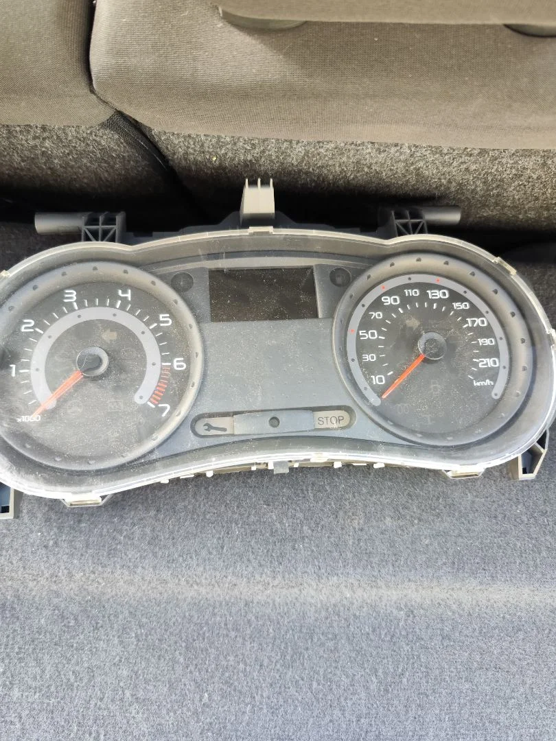 Foto de CUADRO INSTRUMENTOS RENAULT CLIO III 1.2 16V (75 CV / 55 KW)