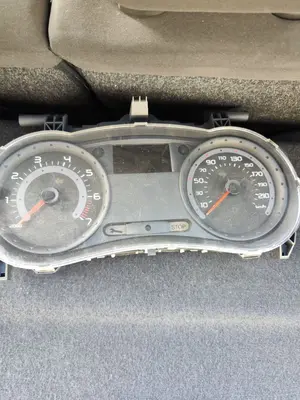 Foto de CUADRO INSTRUMENTOS RENAULT CLIO III 1.2 16V (75 CV / 55 KW)