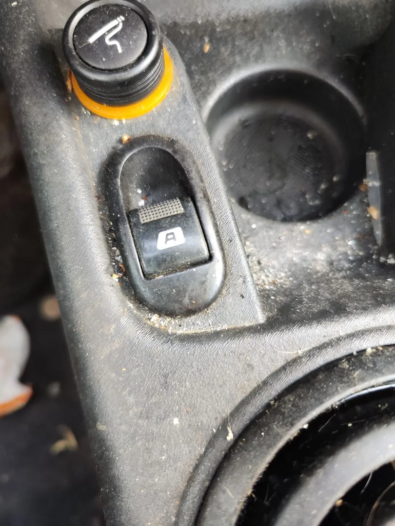 Foto de MANDO ELEVALUNAS DELANTERO IZQUIERDO CITROEN C3 1.4 (73 CV / 54 KW)