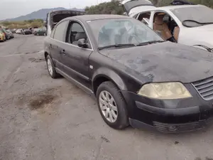 Foto de REFUERZO PARAGOLPES DELANTERO VOLKSWAGEN PASSAT BERLINA (3B3) 1.9 TDI (131 CV / 96 KW)