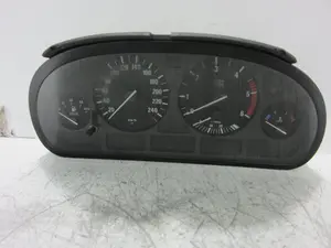 Foto de CUADRO INSTRUMENTOS BMW SERIE 5 BERLINA (E39) 2.5 24V Turbodiesel CAT (163 CV / 120 KW) referencia 62116903800