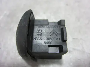 Foto de MANETA EXTERIOR TRASERA IZQUIERDA CITROEN GRAND C4 PICASSO referencia 96816439977 foto 2