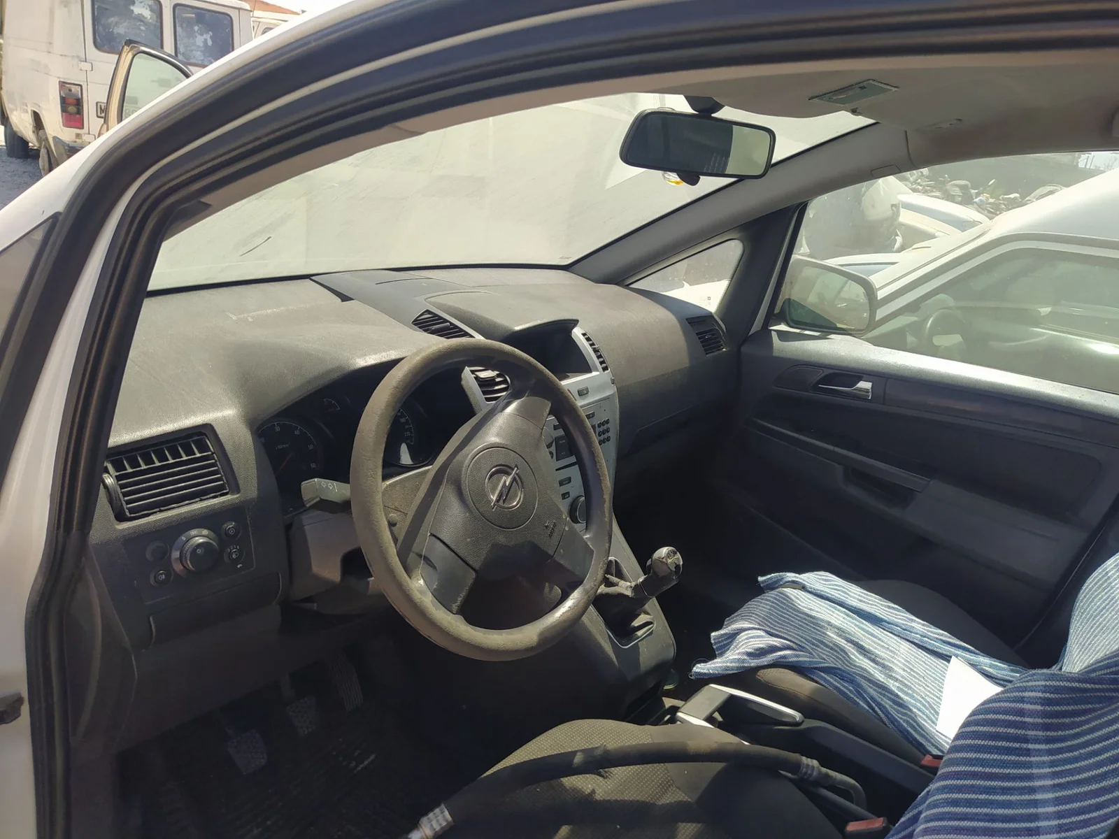 Foto de VOLANTE OPEL ZAFIRA B 1.9 CDTI (120 CV / 88 KW) referencia 13111335