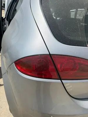 Foto de PILOTO TRASERO IZQUIERDO SEAT LEON (1P1)