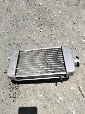 Foto de RADIADOR AGUA DERBI VARIANT 50 49 cm3 - 3.0 kW (4 CV / 3 KW)