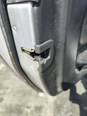Foto de CERRADURA PUERTA DELANTERA IZQUIERDA MERCEDES-BENZ SLK (BM 170) ROADSTER 2.0 16V CAT (136 CV / 100 KW) referencia A1707200135