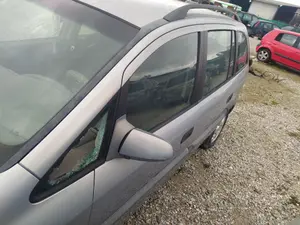 Foto de LUNA DELANTERA IZQUIERDA OPEL ZAFIRA A 2.0 DTI (101 CV / 74 KW)