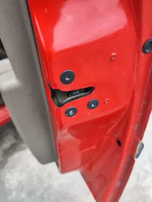 Foto de CERRADURA PUERTA DELANTERA DERECHA RENAULT CLIO III 1.5 dCi Diesel CAT (86 CV / 63 KW)