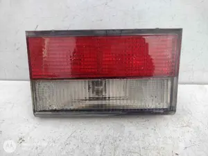 Foto de PILOTO TRASERO DERECHO INTERIOR CITROEN XANTIA BERLINA 1.9 Turbodiesel (90 CV / 66 KW) referencia 2224 foto 1