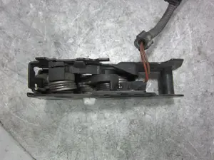 Foto de CERRADURA CAPO SEAT LEON (1P1) referencia 1P0953236C foto 3