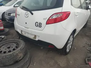 Foto de BRAZO LIMPIA TRASERO MAZDA 2 BERLINA (DE) 1.3 16V CAT (75 CV / 55 KW)