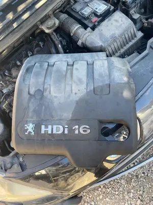 Foto de TAPA MOTOR PEUGEOT 307 CC CABRIO-COUPÉ (S2) 2.0 16V HDi FAP CAT (RHR / DW10BTED4) (136 CV / 100 KW)