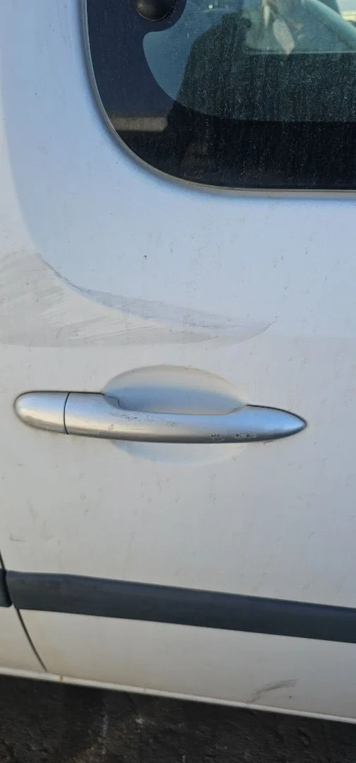 Foto de MANETA EXTERIOR TRASERA IZQUIERDA RENAULT KANGOO II (F/KW0) 1.5 dCi Diesel FAP (90 CV / 66 KW)