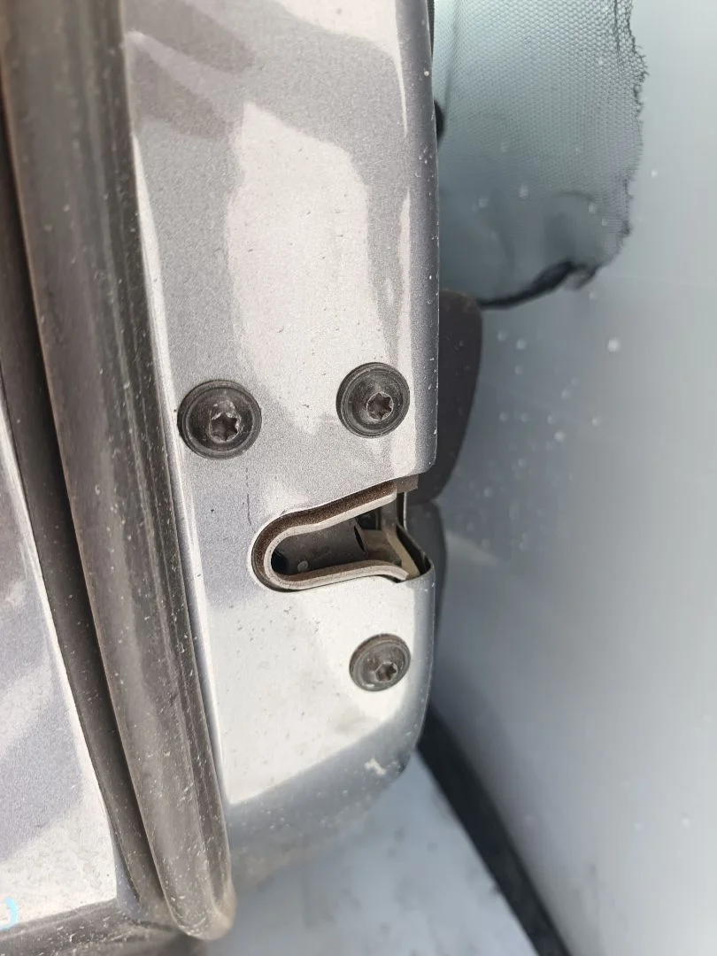 Foto de CERRADURA PUERTA DELANTERA IZQUIERDA OPEL ASTRA J BERLINA 5P 1.7 16V CDTI (110 CV / 81 KW)