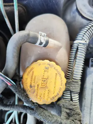 Foto de DEPOSITO EXPANSION OPEL COMBO (CORSA C) 1.3 16V CDTI CAT (Z 13 DT / LN9) (69 CV / 51 KW) referencia 1682640980